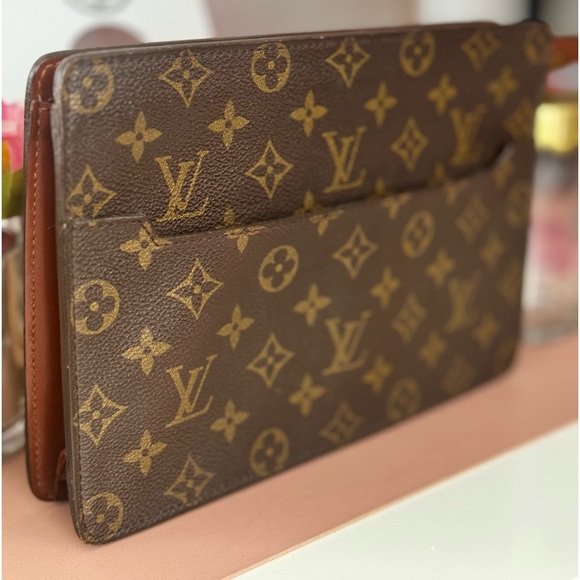 Louis Vuitton Monogram Clutch Hand Bag w Dust Bag - Picture 2 of 12